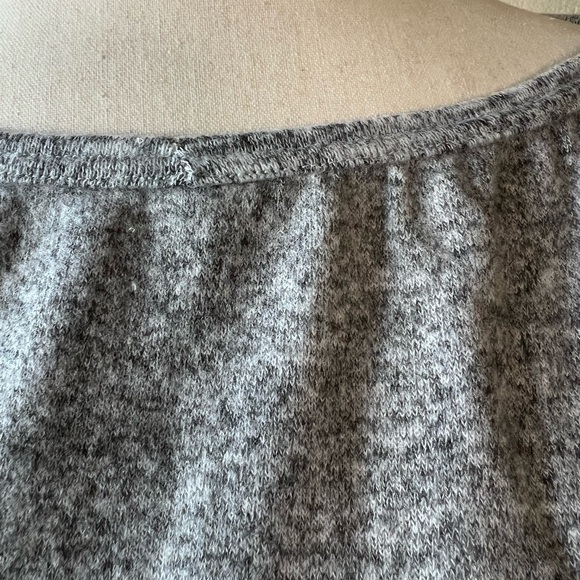 Go Couture boatneck dolman sleeve knit sweater in heather gray size L - Picture 6 of 8